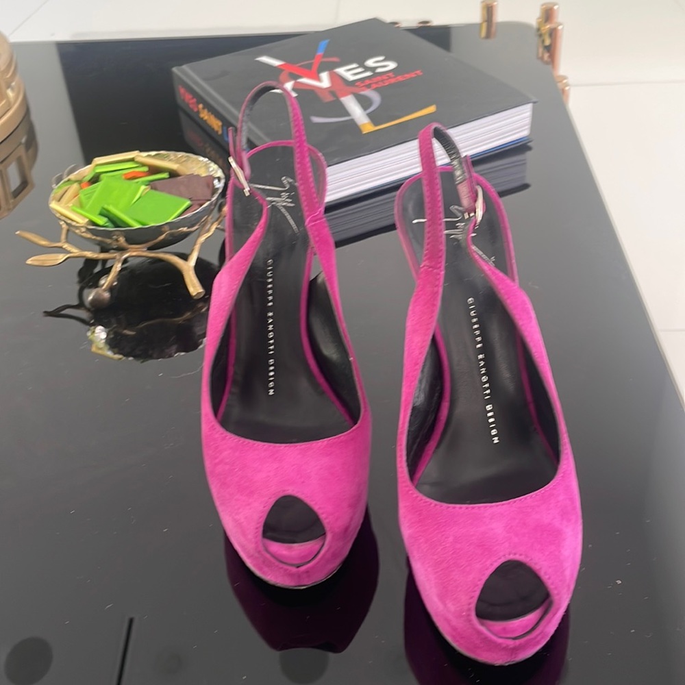 Fuschia high heels sandals